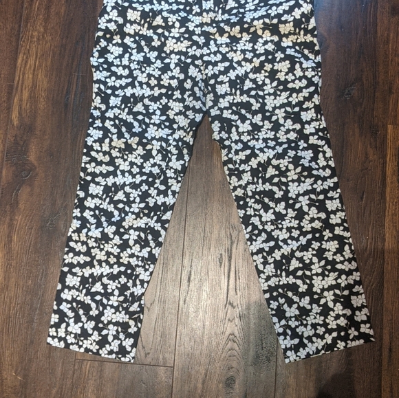 Banana Republic Hampton Cropped Pants - 6 - Picture 4 of 9